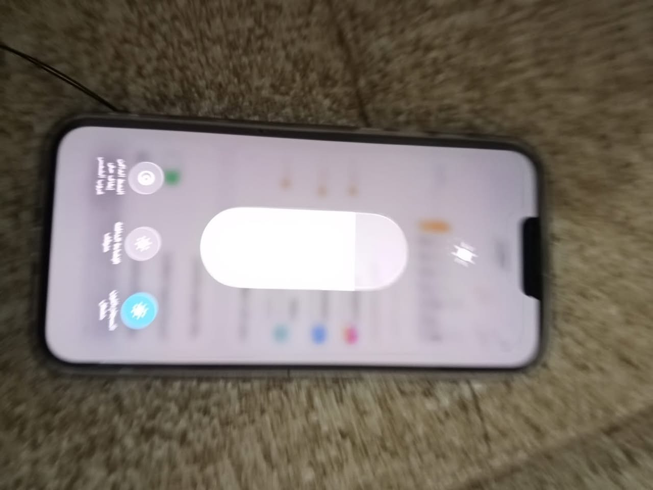 تلفونات. ايفون. ثنين. مع. غراض. كاملة.  ١٣.   كلش. نضيف. واكس. ماكس. مبدل. شاشة. وبطارية.   ثنينهم. مستعجل. على. بيعتهم.  ***********
