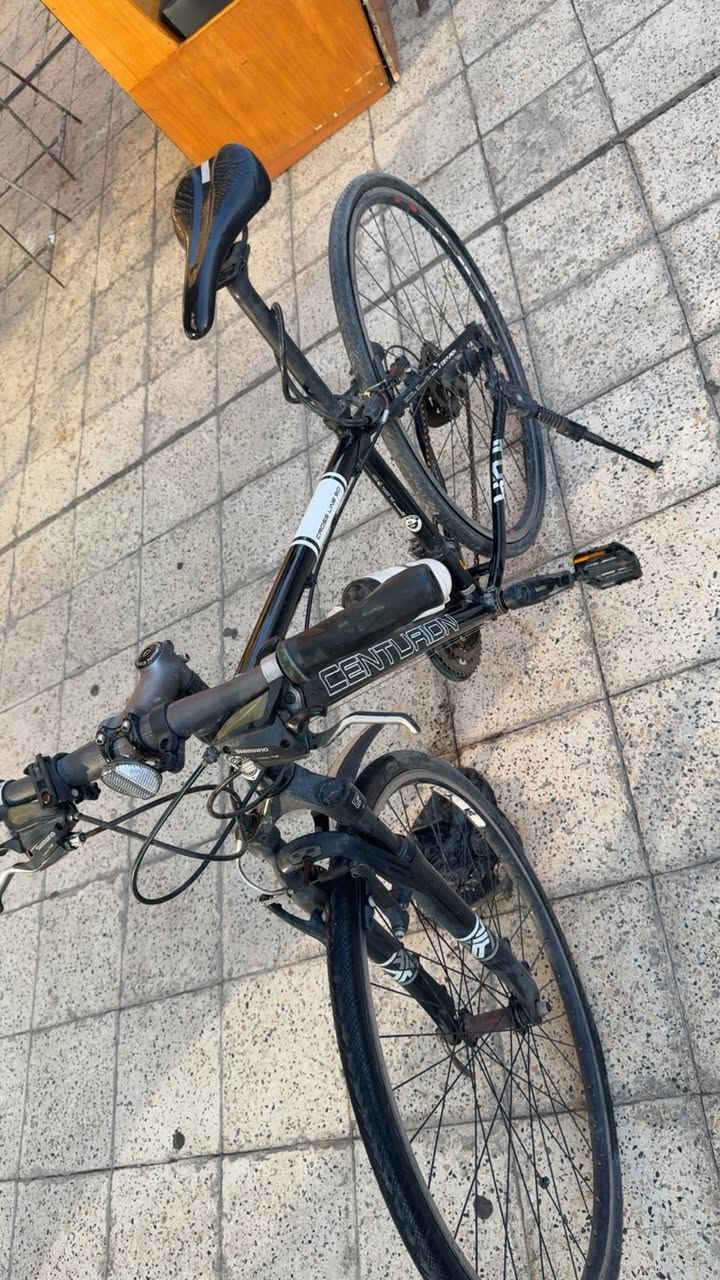 🚲✨ للبيع دراجة Centurion Cross Line 50 الألمانية 🇩🇪 ✨🚲

✅ فريم ألمنيوم بالكامل.
✅ ويل أمامي وخلفي ألمنيوم.
✅ مكينة 8×3 (8 سرعة).
✅ دبلات أمامي.
✅ الغيارات والفرامل كلها شغالة 100% 💯
✅ الدراجة جاهزة للاستخدام وما تحتاج أي تصليح 👌

📌 الملاحظة الوحيدة: بيها بنجر بسيط بالإطار، وغير هيچ أمورها تمام 👍

📍 الموقع: بغداد - الدورة.

💰 السعر: 180 ألف دينار (قابل للتفاوض بالمعقول).

📩 للتواصل: خاص أو الاتصال على:
📞 ***********

🔥 دراجة أصلية ونظيفة، فرصة للي يريد جودة وسعر مناسب. مريح للرحلات الطويله خفيف وسريع جداً

