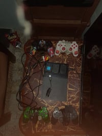 وبركاتة   بلي :   واير ال POWER   ٢ ميموري 8MB   فيش ألاوان   ٤ يدات  ...