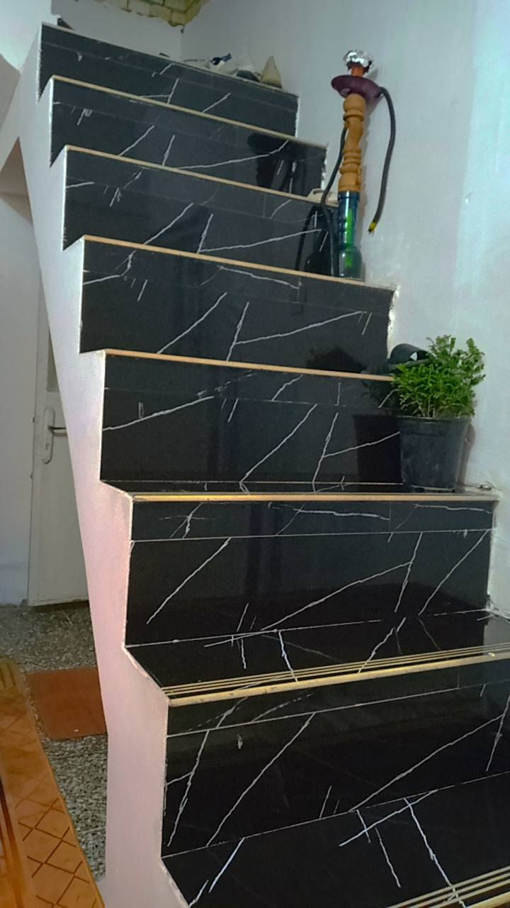 بيت للبيع في الحسينيه الراشديه قرب مطعم چكن بفرع افران ومعجنات اللامي للاستفسار عل هذا الرقم وبيه واتس *********** مساحه لبيت 100متر طابو طابقين
