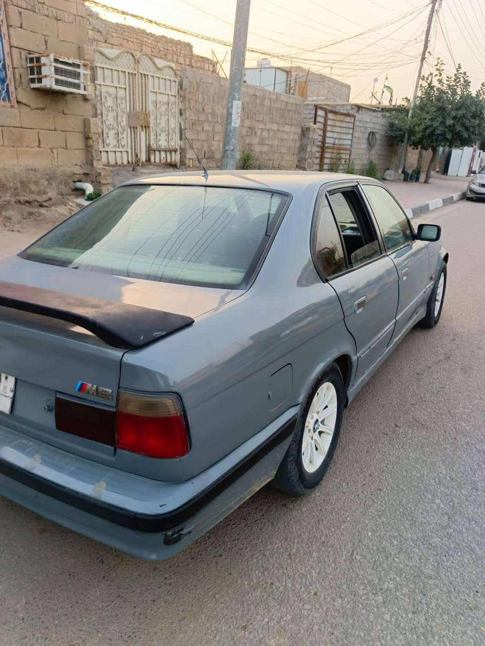 بي ام دبليو للبيع معمره جديد مكينته خير من الله مال كصه كلج رياضي جوبلسات تصعد وتنزيل سيارة خير من الله تجي شوف بعينك رايدهه 55 بيه مجال ***********
