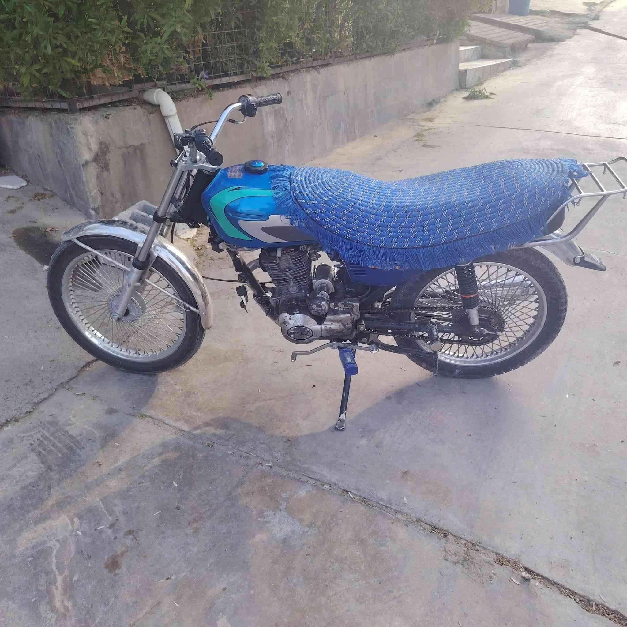 محرك 150 سي سي – 5 قير
تأشيرات جديدة
كشن نوع MKZ جديد
شلعة قوية
مضمونة ترفع على الكير الثاني
صوت محرك ناعم و شلعه  قويه السعر 500 وبي مجال


**إذا كنت صاحب هذا الإعلان وتريد حذفه لأي سبب، رجاءا أرسل رسالة إلى الدعم الفني**