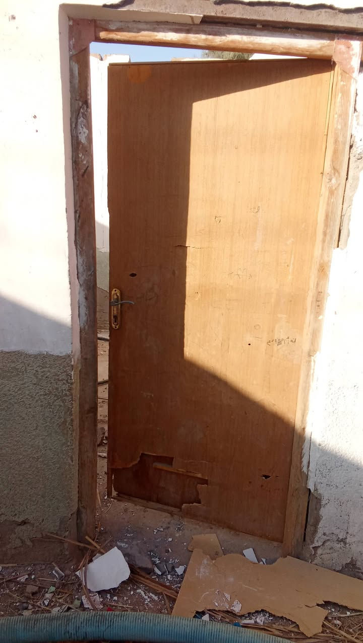 السلام عليكم شبابيك ابوي بان للبيع مكاني ناصريه شرايبي خير يدلل(***********)

