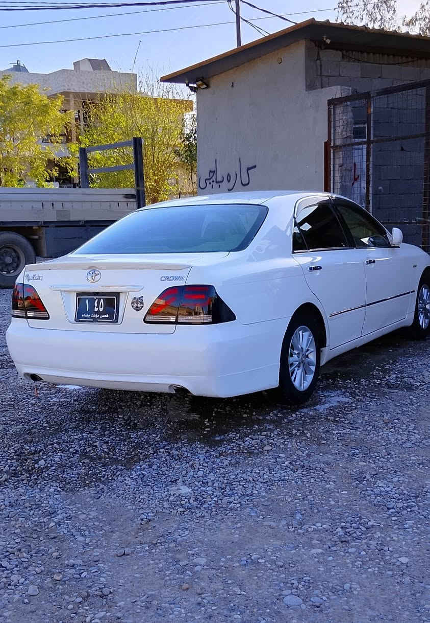 شاهینەی موس  2005ڕۆیاڵ
 دوو دوگمە ناوزەرد 
بچوک وە بچوک ئاوێنە کارەبای چوار تایەی تازە
بەسمە ڕەش 
پارچەو نیوێک ئەوروپای هەیە 
سپورتی پێشو دوای بۆ بەستراوە 
دینارێک مەسروفی تیا نییە 
0772 865 0629
لەسەر ئیزنی ئەدمین
