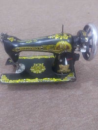 مكينة خياطة • نوعها الفراشة • مستعمله