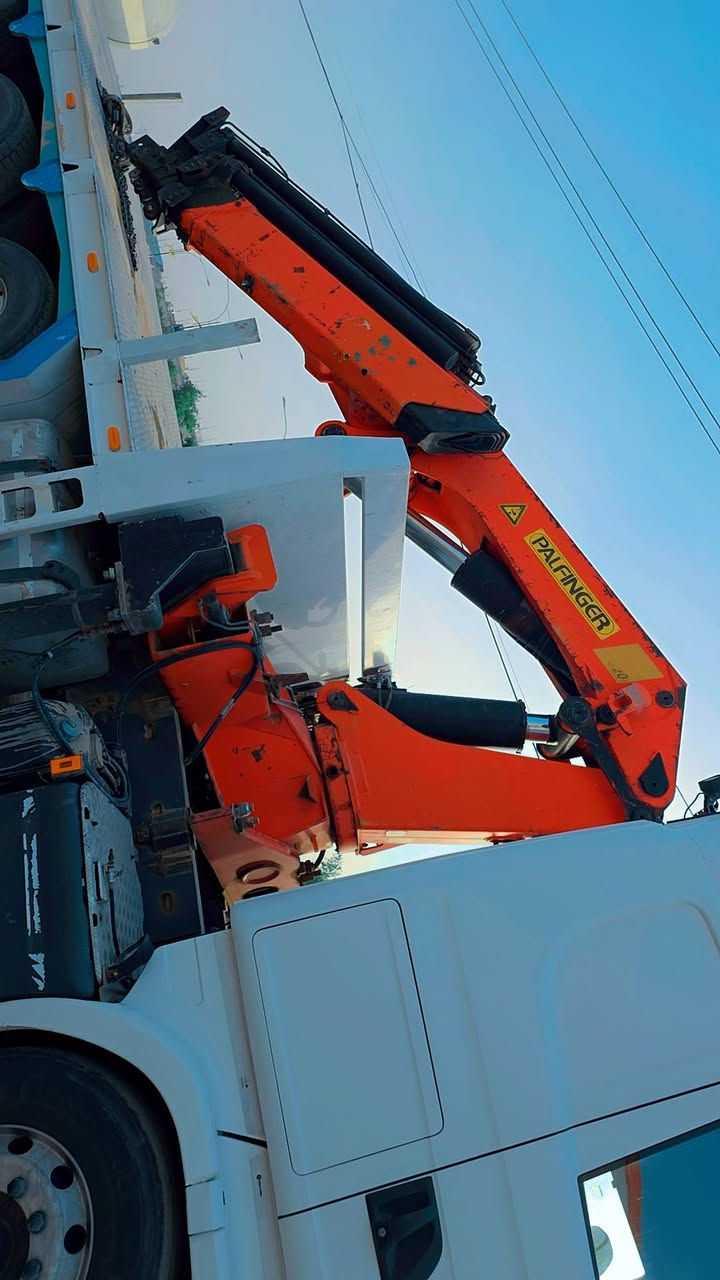 للبيع سكانيا 2015 حجم 490 ثلاثه محاور سحال مزوج كرين 17 طن 7 سلايت ريموت رقم شمالي باسمي هذا رقمي *********** بيها واتس اب
