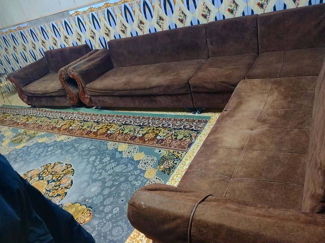 ديوان للبيع سعر ١٣٠  مقاعد ١٠ رقم الهاتف
‏‪‪0786 481 7441‬‬‏
