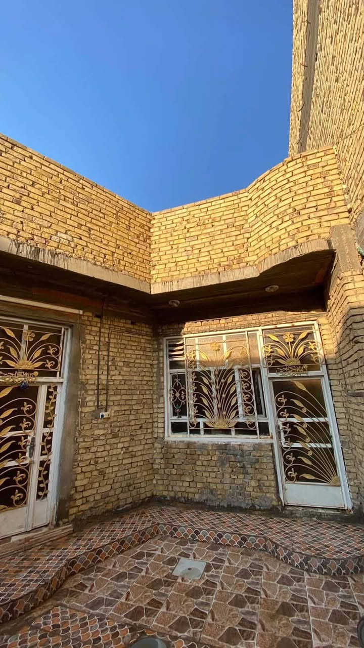 🏡 دار  للبيع –  طابو صرف

📐 المساحة: 200 متر مربع

📍 الموقع:أم الخيل الثالثة – شارع 20بالقرب من مدرسة قطر الندى الابتدائية  الفرع المقابل روضة الياسمين

🔹 مواصفات المنزل:• منزل بطابق واحد• غرفتا نوم• صالة• غرفة استقبال• مطبخ• مجمع صحي• كراج للسيارة• سطح

📞 للاستفسار والمراجعة:مكتب المحيط لبيع وشراء العقارات – الديوانية

📍 الشارع الحولي – خلف جامعة القادسية – بالقرب من غسل غريب الطوس

☎️ أرقام الاتصال:**********************

📲 الواتساب
