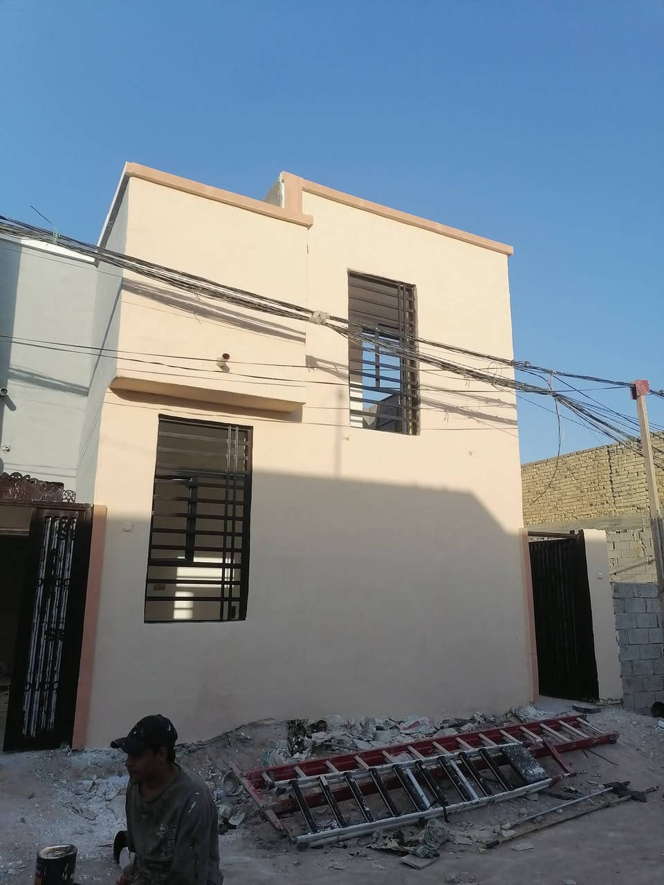 ، السلام عليكم خمسينات اربع خمسينات للبيع شارع المطار القديمه السعر خاص مدرسه الجناين للاستفسار اتصل على هذا الرقم    ***********
