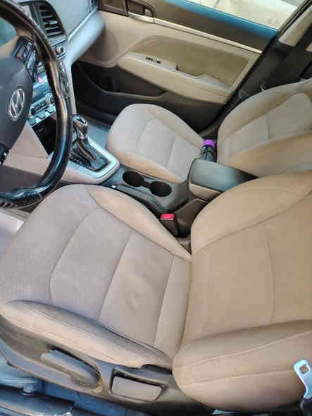 سلام عليكم 
النترا  تكسي موديل 2020 وارد امريكي
رقم بغداد انكليزي جديد وهزه جديده باتري جديد
 سياره ب اسمي تحويل ثاني يوم 
فتحه بلسكف شاشه كامره  تحكم استيرن  منظومه غاز وبانزين بيها 3 قطع السعر 128 ورقه 
مكان سياره بغداد الغزالية رقم صاحب السياره ***********
