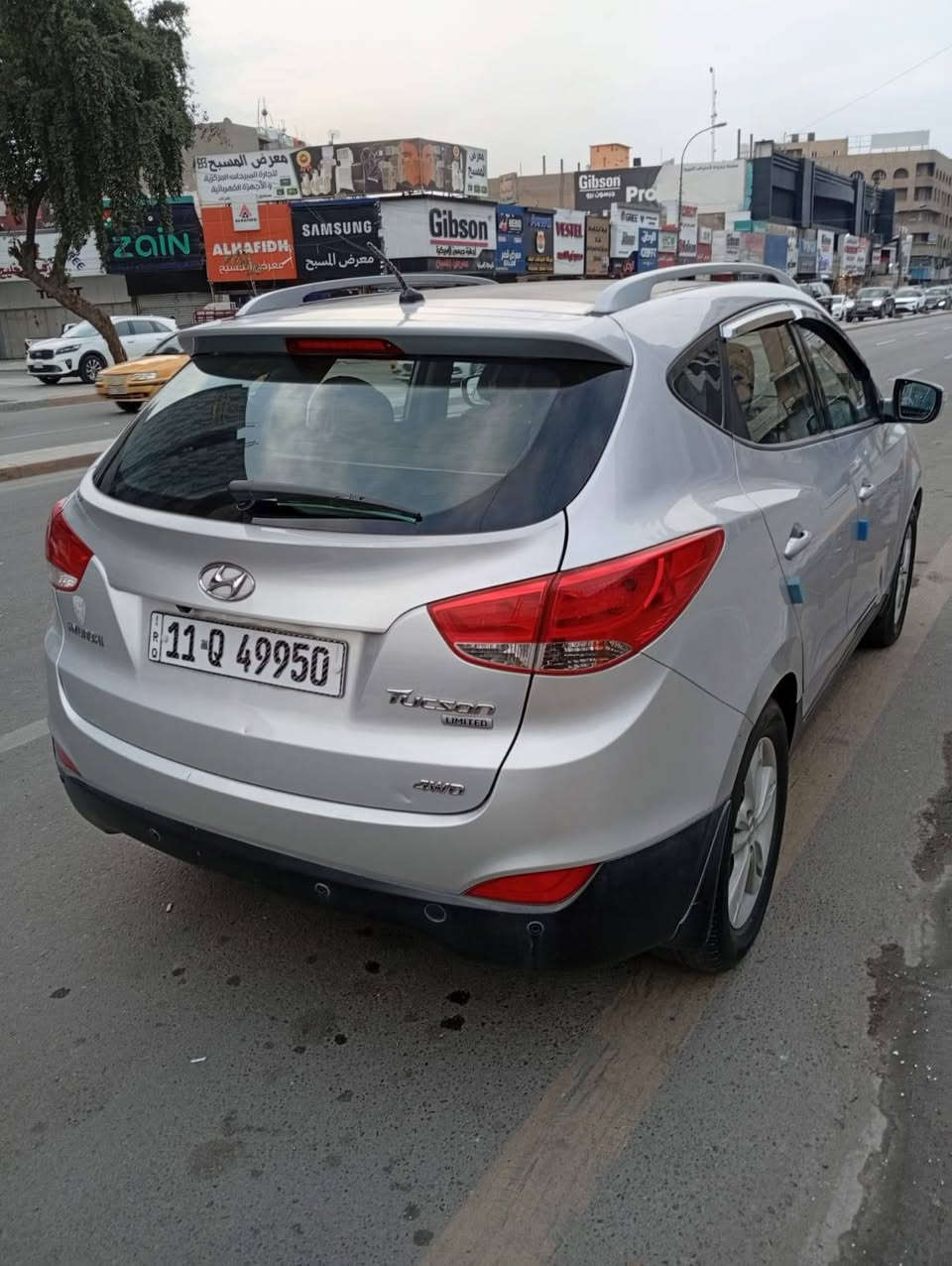 توسان 2013
*********** صالح ابو علي 
محرك 2400 دوش المرغوب
بانوراما .  حساسات.    
كير صدر كهربائيات تبريد سيارة جديدة بمعنى الكلمة 
ماشية 55 حقيقي
عنوان صاحب سيارة 
بغداد بياع سويب 
رقم بي واتساب 
سعر 155بي مجال حك الجية 
عقد مروري شرط وتحويل 
رقم بغداد دولي جديد انكليزي
