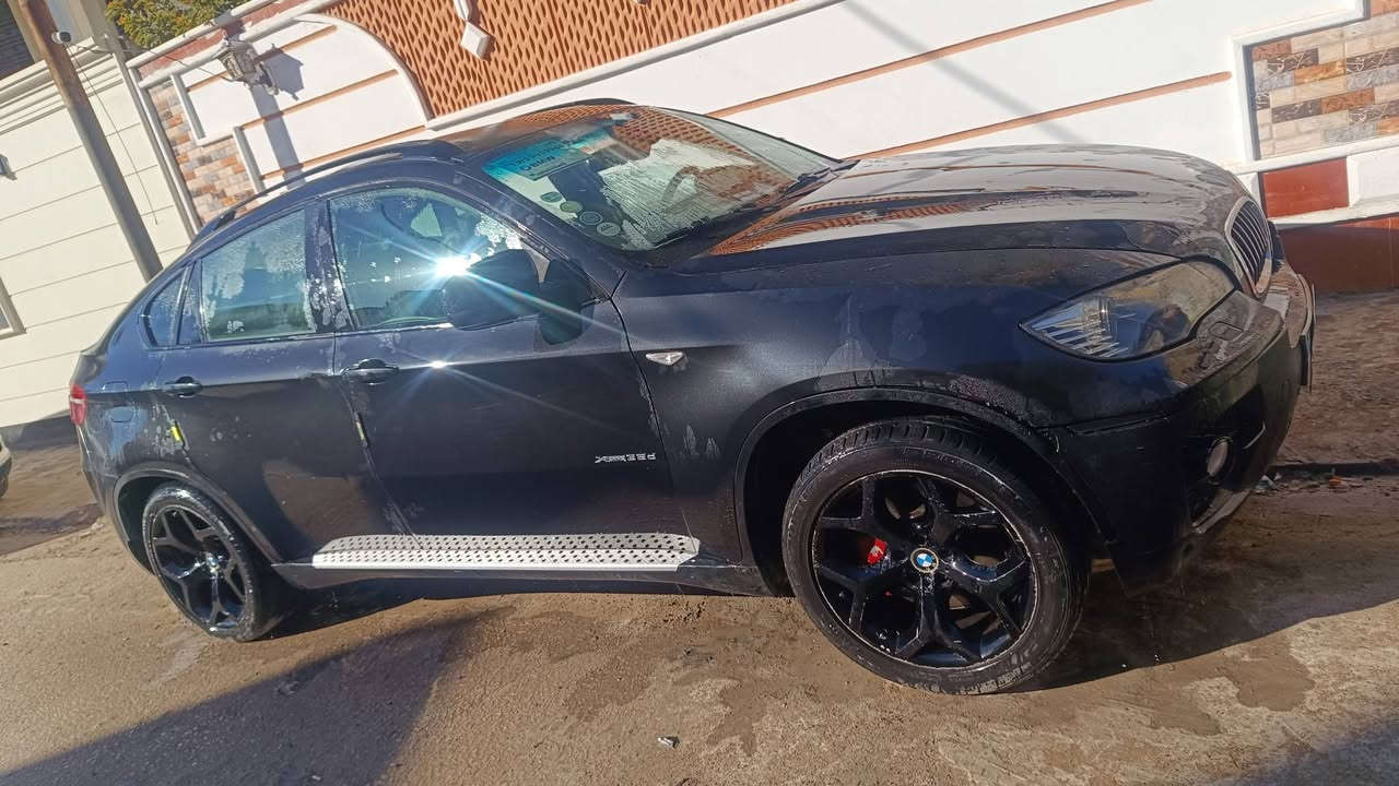 بي ام X6 مديل 2008 رقم دهوك الماني 
 فول مواصفات 1/1 فتحه .. بصمه 
كشنات جلد كهرباء ..شاشه لمس
تحكم استيرن جهتين 
محرك كاز سياره ديزل اترايه كلش حلو
السعر 115ورقه بيع أو مراوس حسب القناعه 
 استفسار أكثر اتصال على الرقم ***********
