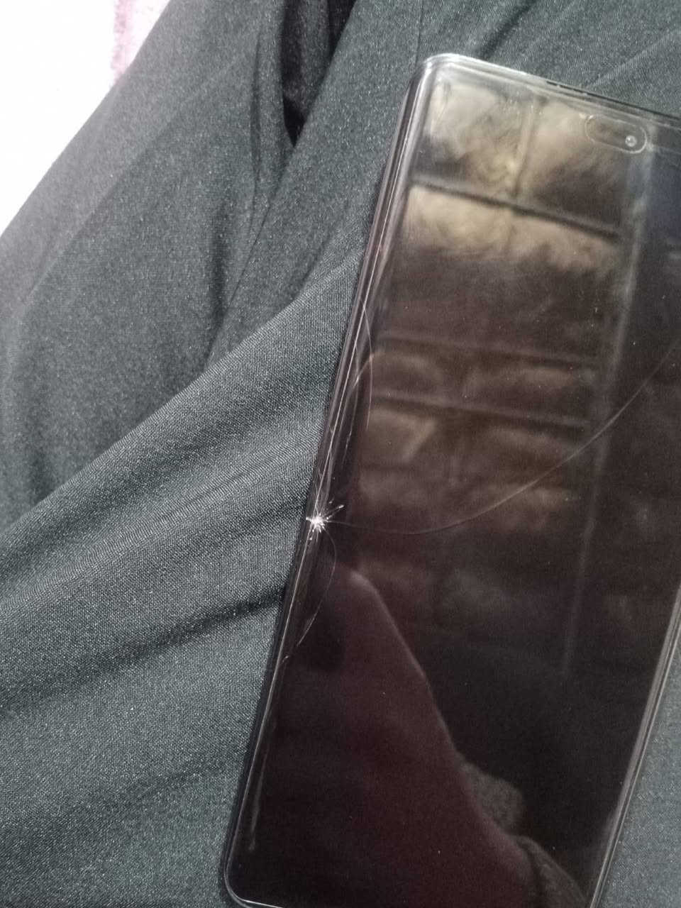 سلام عليكم جهاز HONORX9c مامفتوح ولا داخل تصليح ذاكره256 عشوائيه12 بي فطر بلشاشه ممئثر عليه ابد والعدسه مال كامرات هم بس يصور طبيعي مابيه غواش للبيع سعره185وبيه مجال قليل *********** ناصريه
