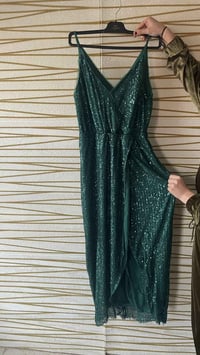 فساتين • للبيع • مقاسات