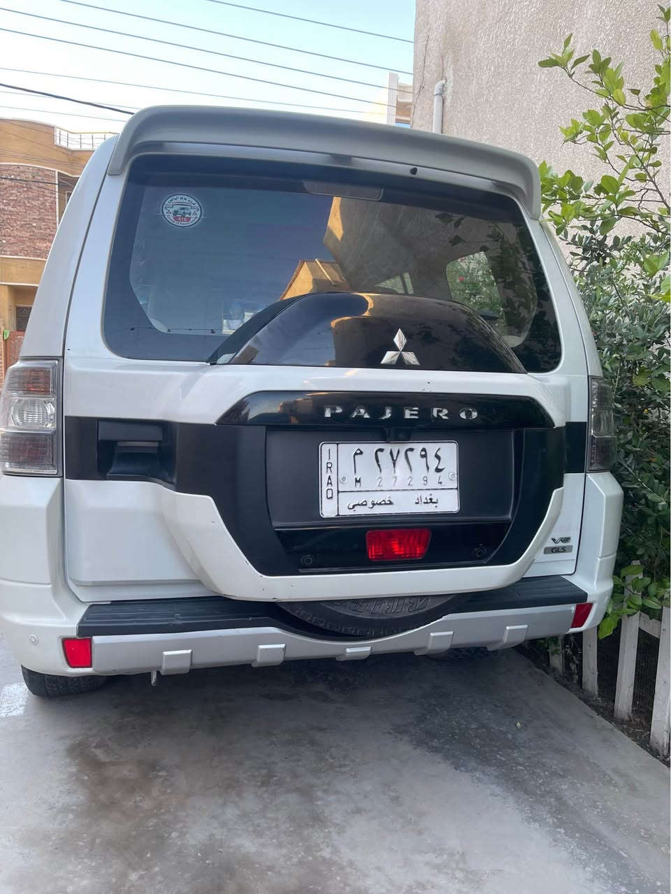 السلام عليكم
باجيرو حبتور موديل 2015 مكفولة ما عدى وجود شخوط في الدعامية الامامية 
محرك كير اكسل مكفولات السيارة جاهزة من كل شي ماشية 103 الف  كيلو السيارة موجودة بغداد الشعب  باسمي تحويل مباشر سعر البيع 18500$ مع مجال قليل
موبايل *********** الفارس, صلاح الدين
