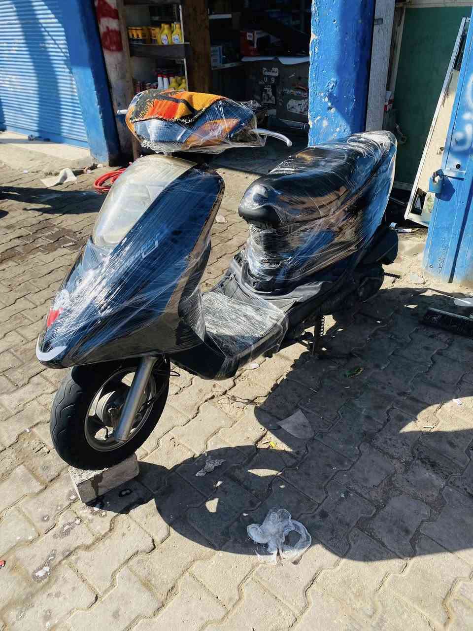 سلام عليكم دراجه بريز ادراجه بلاديه مكينه ما ممفتوحه دراجه كله شغاله سعر ٦٥٠وبيه مجال حك الجيه الرقم مكاني مدينه الصدر***********
