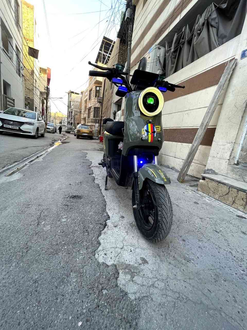 دراجه ار 9 بالباكيت صالي أقل الاسبوع من ماخذه بصمتين اسويجين وكارت بطاريات جدد ابريكات شغلات الدراجه جديده شخط مابيه وراسل ع هذا الرقم وبيك خير ودلل ***********
