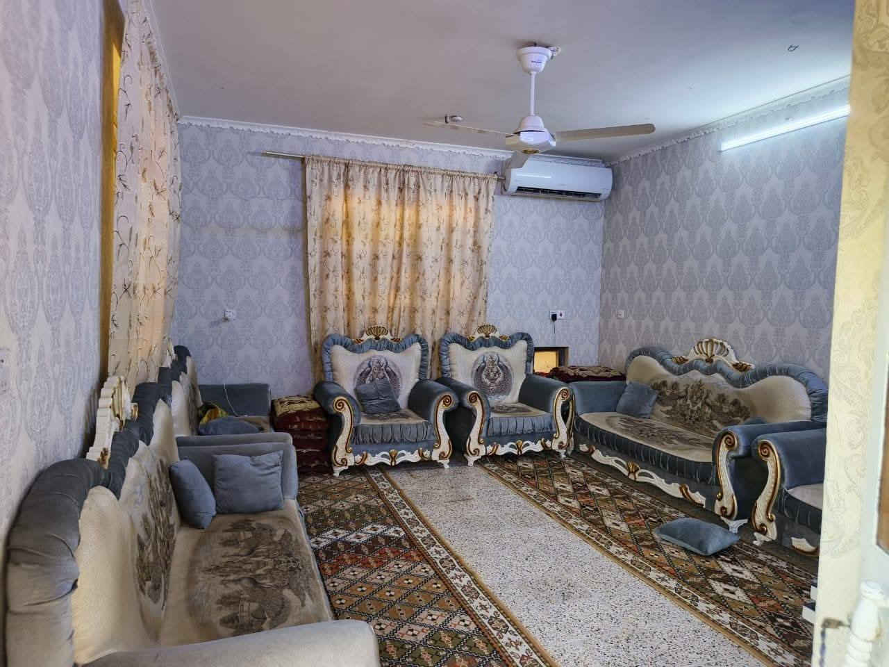 دار للبيع زراعي عقد ١١٧ المساحه ٦١٢ متر بغداد جسر ديالى الزويه ٤غرف نوم صاله مطبخ استقبال كامل الخدمات كراج حديقة اي استفسار عل خاص ***********
