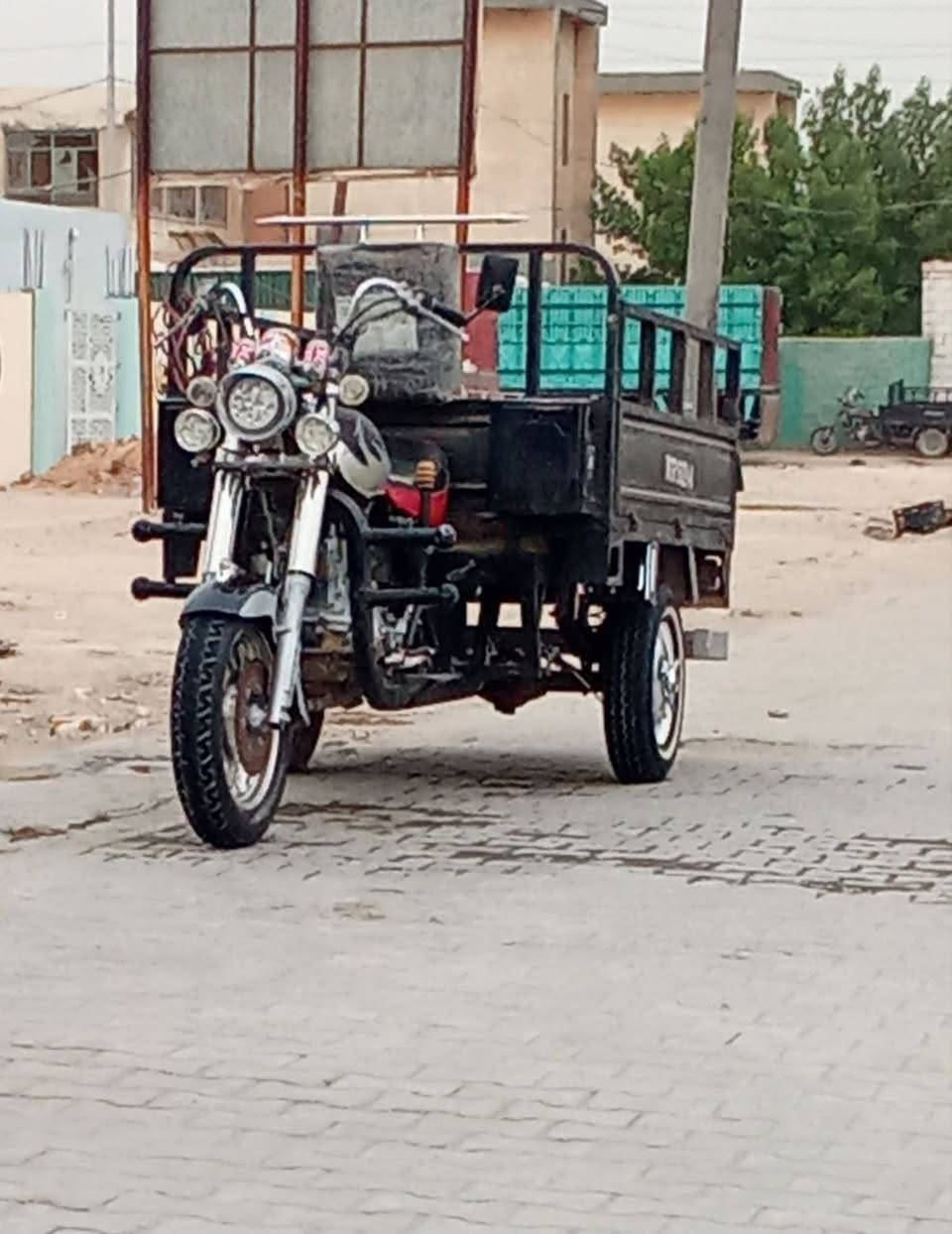 السلام عليكم ستوته موديل 2014اليبع السعر1900وبيه مجال رقم نكليزي رقم الهاتف ***********
