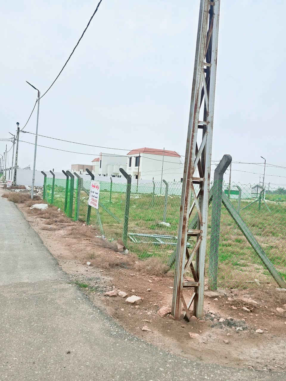 عرصه (200متر) ركن شارعين موقع مميز(10×20)مسيجه مجمع توحيد الثاني كافه الخدمات متوفره للاستفسار [ *********** ] [***********]
