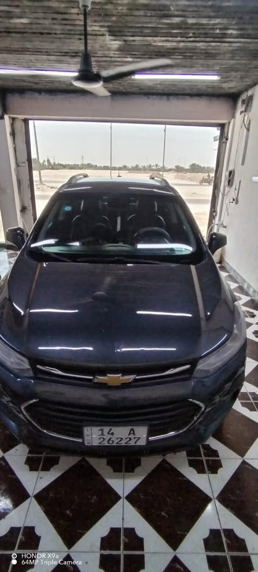 تراكس ٢٠١٨ أمريكي فقط باب السايق مصبوغ والباقي كفالة حدادة تبريد بصمة اربع أبواب تشغيل بصمة كامرة شاشة دوارة رقم بأسمي لغاية ٢٠٣١ مكينة أربعة سلندر تيربوا ماشيه ١٢٠ الف السعر ٨٠ وبيها مجال ***********
***********
