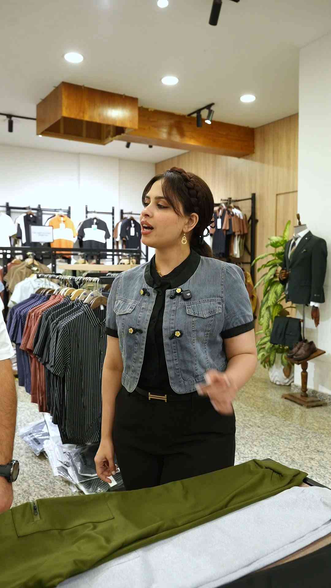 خفيفة، مريحة وتجنن 💙
بجامة سبورت قطعتين بـ 15 ألف فقط
▫️ القياسات: S - M - L - XL - 2XL
▫️ توصيل سريع: بغداد 5 الاف – المحافظات 6 الاف

💢 للحجز والاستفسار راسلونـا على الصفحة او زورونـا في فروعنـا
▪️ بغداد – زيونة – شارع الربيعي – مقابل جدار سنتر
▪️ بغداد – الدورة – شارع المصافي – داخل الدورة مول
▪️ بغداد – حي الجهاد / حي الحسين – داخل العربي مول
▪️ بغداد – القاهرة – قرب جامع النداء – مجاور التانكي
▪️ واسط – الكوت – شارع المغرب – قرب فلكة العمارة
▪️ الأنبار – الفلوجة – داخل الفلوجة مول / الطابق الأول
📞 زين: *********** - آسيا: ***********

💢 للمزيد من العروض تابعوا صفحتنا على التليگرام
https://t.me/modren_man1

#بجامه_سبورت #توصيل #عروض #ملابس_رجالية
