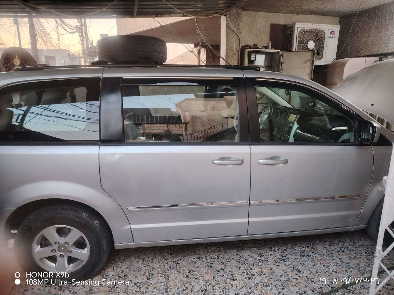 كرفان ٢٠٠٩ sxt
صبغ ٤ قطع داخلة بدون حادث
صندوق كهرباء بيبان كهرباء جام ٦ كهرباء
داش كام ٤ كامرات
منضومة تبريد جديدة بوكس فريز ابو الفلتر
كير حاوية مال ٢٠١٨ ابو الدرام الثابت
السيارة نضيفة داخل وخارج
السعر ١٠٠   ***********
