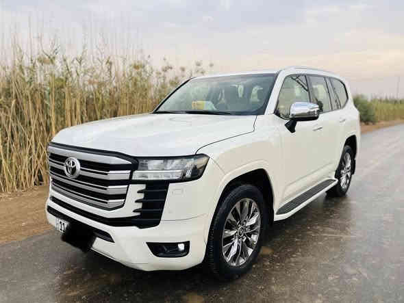 السلام عليكم للبيع لاندكروز موديل 2022ساز باب الأول رقم بغداد بسمي مشروع وطني مكفول كفالة عامه من صبغ وتبديل وفتح 
محرك سيارة توين تيربو (3500)
فول موصفات 1/1
بصمه تشغيل 
بصمه أبواب لمس 
تشغيل عن بعد 
فتحه سلايت
كشنات ثنين كهرباء 
كشنات جلد 
كشنات تدفئه تبريد 
8ايرباك 
زراكات 
مري شفط 
شاشات خلفيه 
مطفايه حريق 
جنطه شفط 
سبعه راكب 
ثلاث قطع تبريد 
محرك 3500توين تيربو 
حساس امامي 
حساس خلفي
 بصمات ثنين 
سبير منازل 
وباقي موصفات ساز معروفه 
ماشيه40الف حقيقي 
سعر (645)
الاستفسار اتصل على الرقم 
***********
مكان بابل حله
