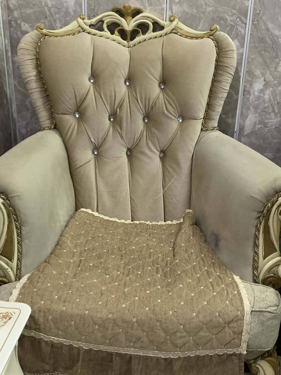 تخم ملكي للبيع نضيف مابي اي ضرر يحتاج بس دوشمة السعر ٢٥٠ قفل الشراي يتفضل خاص والي عندة غراض يدزهن خاص


**إذا كنت صاحب هذا الإعلان وتريد حذفه لأي سبب، رجاءا أرسل رسالة إلى الدعم الفني**