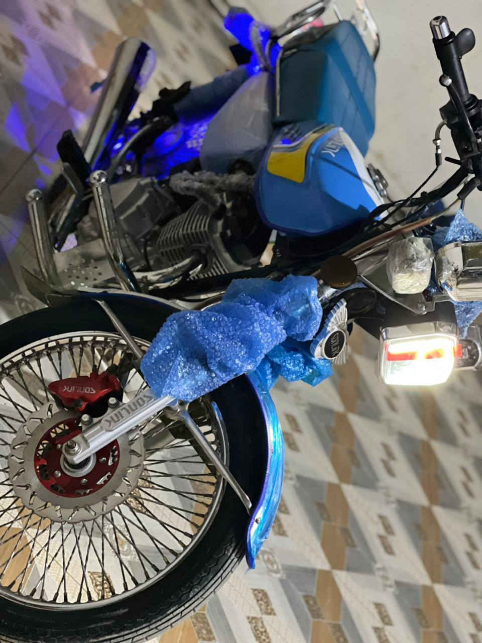 سلام عليكم تايكر لبيع موديل 24 شكل 25 كفاله عامه لسعر 750وبيه مجال لمكان تقاطع القدس رقم ***********
