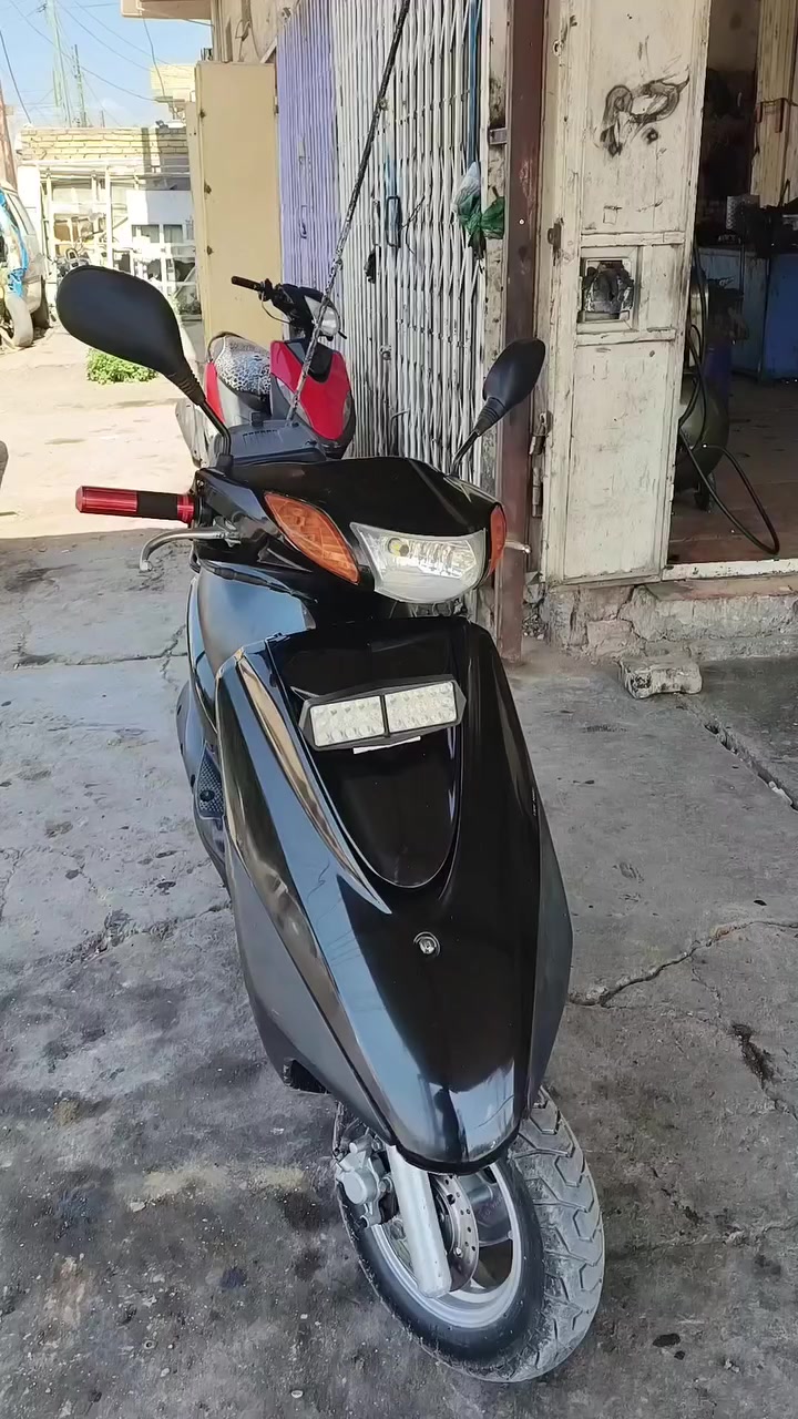 السلام عليكم
دراجه بريز نوزل

دراجه نضيفه شلعه معدل 

الله شاهد دهن وبانزين ما موكفتني 

دراجة كلهة عل بلاد

السعر: 950مستعجل عله بيعته 

العنوان : بغداد الحسينية الراشدية

الرقم: ***********
