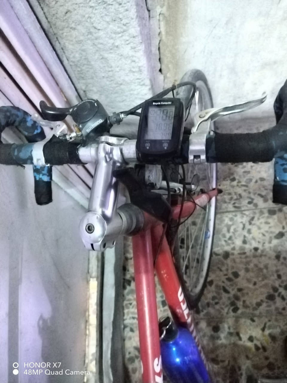 باسكل رود كلاسك حجمه اطار( c700 (28 *32 قياسه فريم xs ٤٨ المنيوم
سيتم بريكات تاكيترو يدات و طواكه
سيستم شيمانو تورني عكرب و نقال و صينيه حجم صينيه( ٥١ و ٣٤ ) سن 
مكينه خلفيه ٧ نمر شيمانو
كامل مكمل مناقصي شي
اطارات كيندا الاصليه جديد
وزنه خفيف سعره ١٥٠ الف مكان حي العامل بغداد ***********
