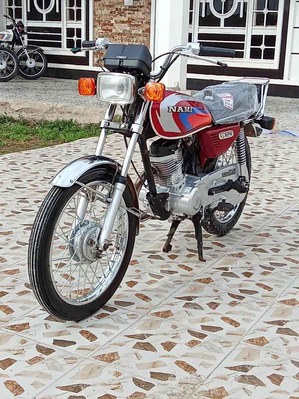 السلام عليكم شباب شاصي 13 تعمير 24 دراجه حلوه خير من الله تعمير اصلي السعر 600 وبيها مجال مكاني كوت شارع النفط ***********
