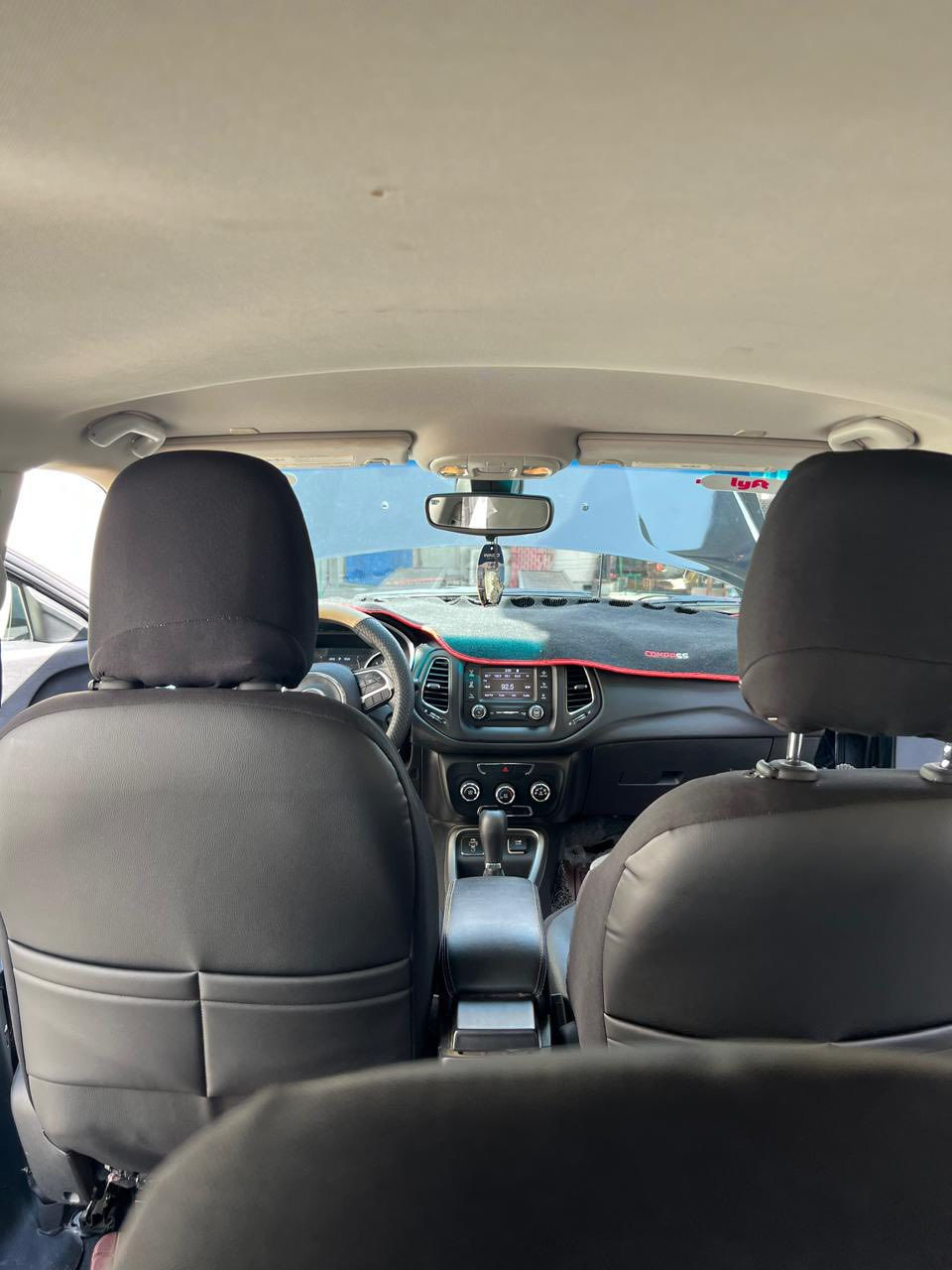 السلام عليكم
للبيع جيب كومباس 
موديل 2018
محرك 2400 .4سلندر
تعديل قطعه واحده صبغ 
تحكم استيرن 
شاشه ايباد 
ماشيه 54كيلو متر 
رقم اسليمانيه كلار قبل اسليمانيه ساعتين 
جديد 
بصمه تشغيل 
كامره دواره 
سايد ابريك بصمه 
اتو ستوب 
فول تحكم استيرن 
كروس سرعه 
ارباك راجع سستم
نضام ABS
مانع انزلاق 
دوشمة كشنات جديده 
السعر 135
الاتصال ***********
