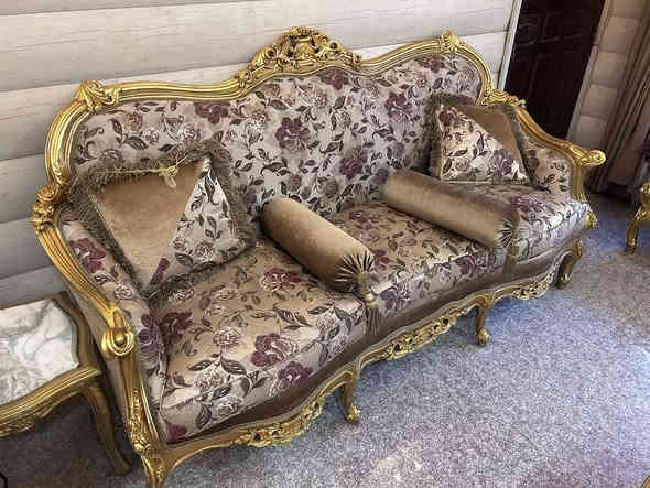 تخم مصري نظيف جداً ١٠ مقاعد المكان الاعظمية
السعر ١١٥٠٠٠٠ مليون ومائة وخمسون 
الاتصال ***********
