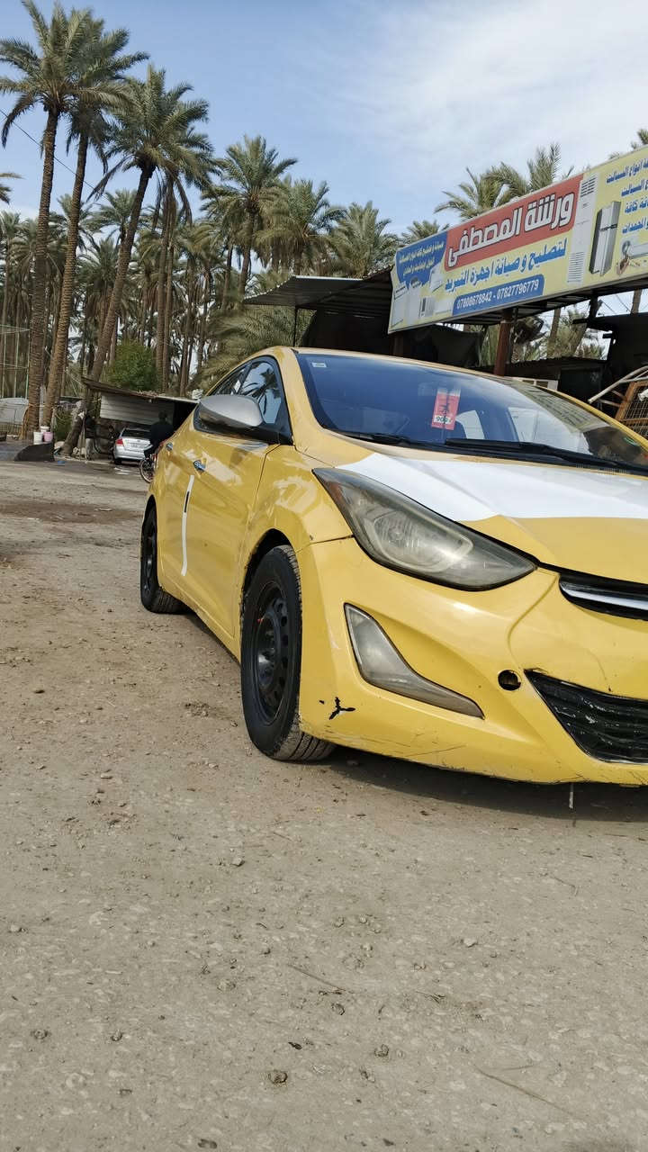 البيع او مروس حسب القناعة        السلام عليكم موديل 2012 محرك وكير مكفولت تخم تير جديد بتري جديد السياره جهزه كهربية  كله شغال مكاني بابل محاويل هيه وغرمات مصفره شرط التحويل خليجيه السياره تبريد قطعتين مامتوجد عله فيس *********** السعر 85وبيه مجال
