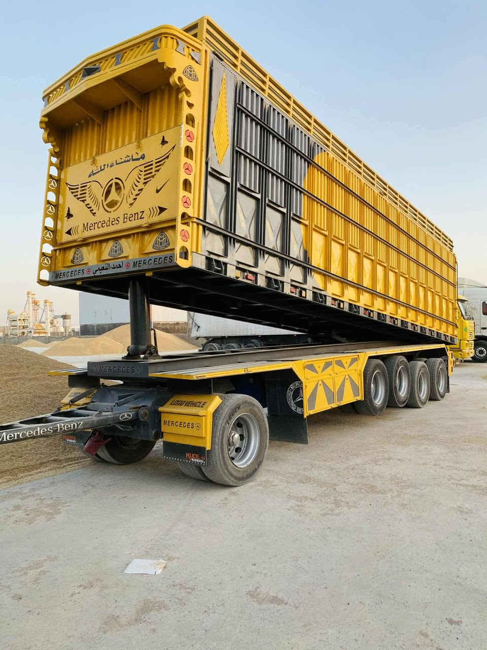 قاطره ومقطوره قلاب موديل ٢٠٠٣ حجم ٤٢ رتايدر رقم كركوك شرط التحويل بدي جديد صفر تخم تاير *********** مكلف بالنشر هذا رقم صاحب السياره
