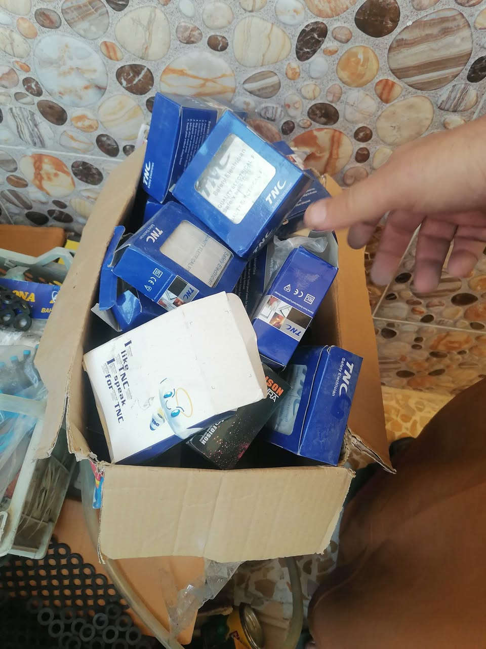 غراض تصفية محل *********** باقل من سعر الجملة العنوان القادسية الثانية

