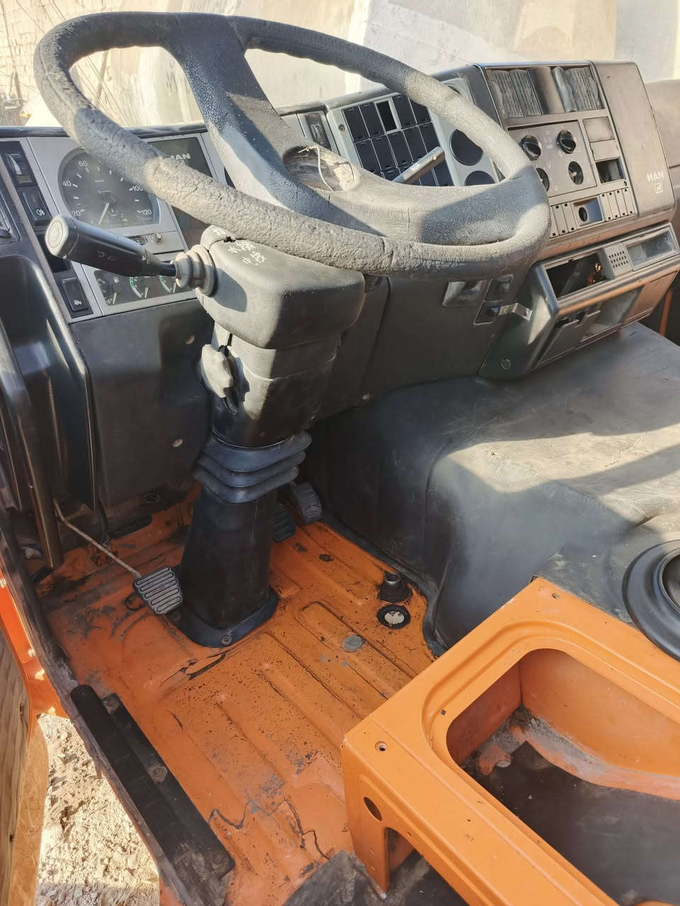 قمارة مان صقر موديل ٢٠٠٠ تك قمارة عنوان بغداد جرف نداف محل قيصر ***********
