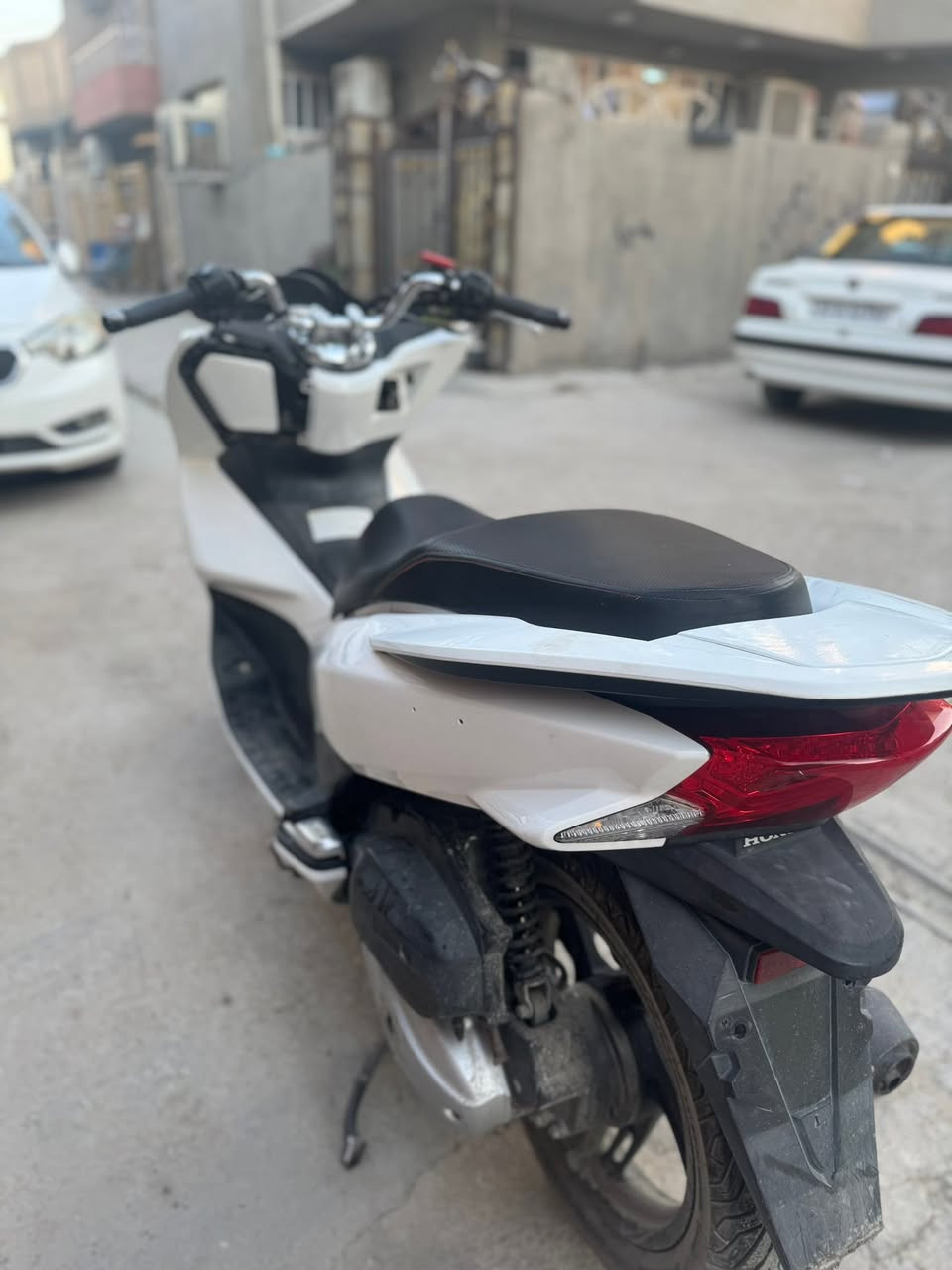 سلام عليكم للبيع بيسي اكس جيل الثاني يابانيه دراجه مصبوغ كفرهة مكينه بلاديه ***********نقصهة سواده الجوه الجامه واقيه مال جاملغ بس
