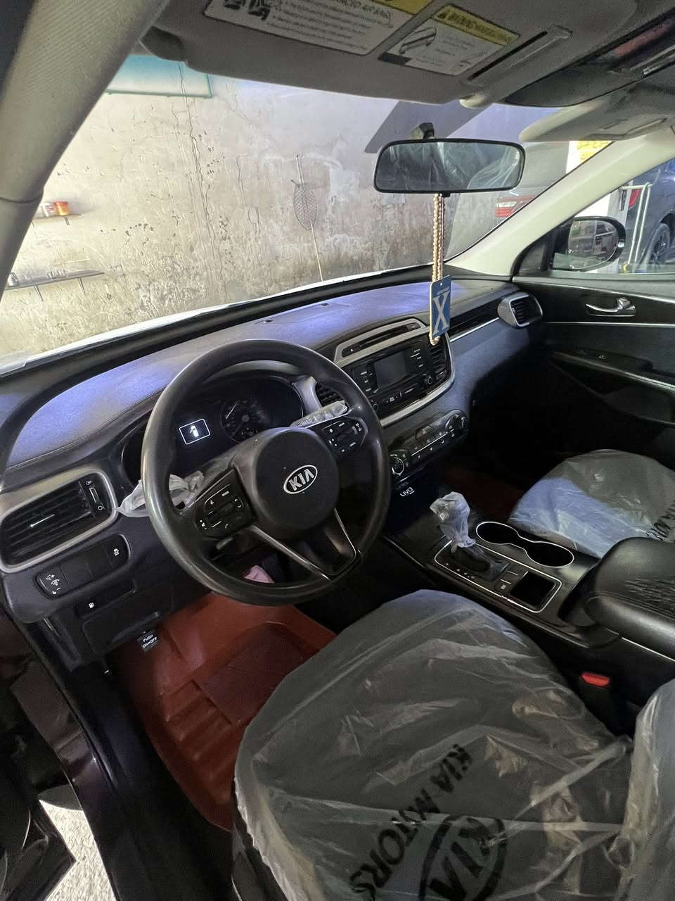 السلام عليكم

سورنتو 2016 وارد امريكي الضربه موجوده بالصور (بنيد وجاملغ)

4سلندر 5راكب 

تبريد قطعتين وخير من الله 

مكينه مفتوحه مچفته صارله 8اشهر لا تبخير ولا تنقص ولا دك توانز  

سياره بأسمي موجوده بالناصريه مركز

السعر 135 وبيها مجال قليل

***********
