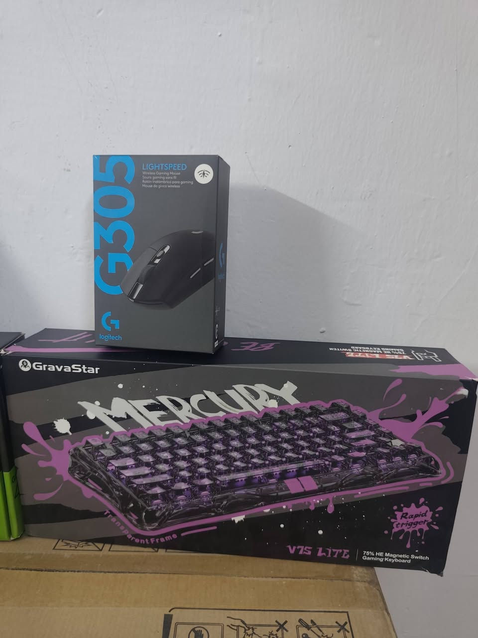 PC للبيع التفاصيل كاملة موجودة بالصور موجودة 
الكيبورد 125 الف 
الماوس 50 الف 
الشاشة 350 الف 
الكيس 1.300 الف
اليوبي اس 100 الف
الميز 50 الف
المبلغ الكامل 1.975.000 
المبلغ المطلوب بعد التخفيض 1.775.000
للعلم ddr 4 . 32 كيكا يعني تحياتي اخوان pc متعوب عليها أمانة الله من مواصفات وقطع كلهن ماخذهن غاليات وكاسر بسعرهن هواية تكدر تتأكد من سعرهن واني خادم 
المكان بغداد الزعفرانية
رقم الهاتف ***********
