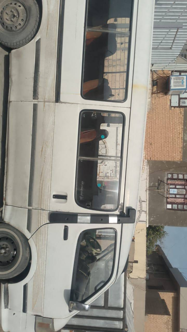 السلام عليكم سياره للبيع فتون موديل14 مكينه كير صدر نضيفات مطلوبه مليونين غرامات سعرهه65 الاتصال***********
