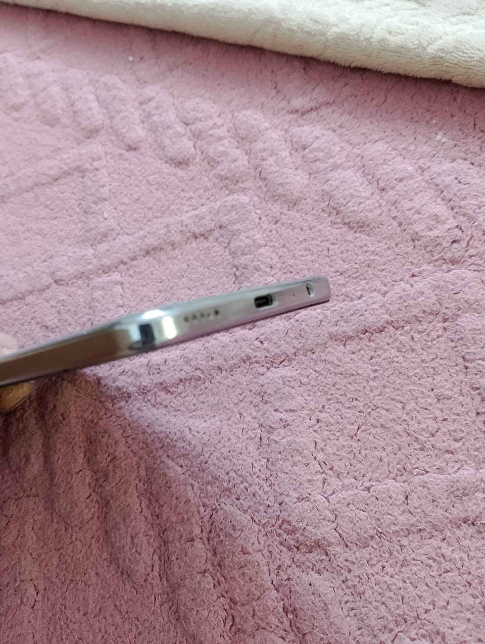 سلام عليكم جهاز هونر X8 غني ع تعريف جهاز راقي بصمه وجه بصمه اصبع الذاكره128 لونه متغير مكاني بغداد امين ثاني *********** شراي يصل يدلل سعره 150الف
