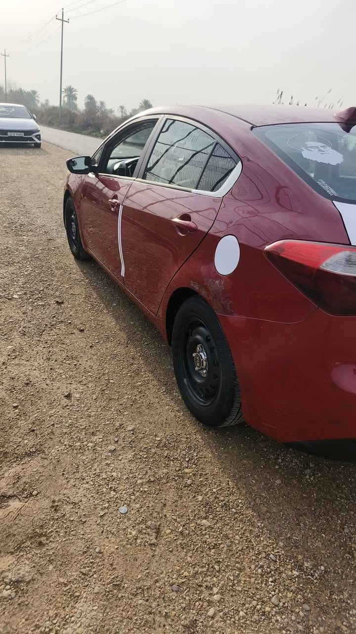 السلام عليكم
كيا فورتي 2014
رقم جديد نكليزي 
كير عادي مو اوتو 
تدفئه تبريد شغال 
سياره كامله ماناقصه شي 
تحويل ثاني يوم 
سونار بل منشور موجود 
مكاني واسط النعمايه
***********
