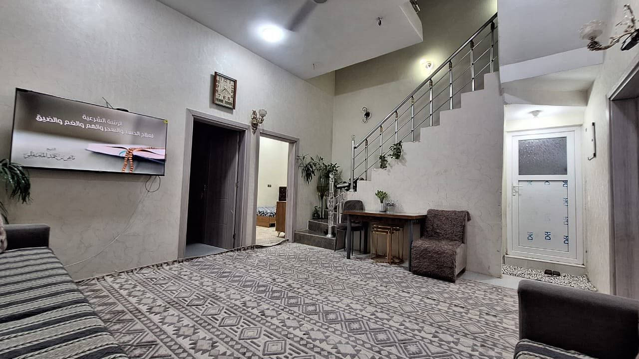 🏡 دار للبيع – موقع مميز في #المقدادية

📍 الموقع: المقدادية، مقابل المستشفى العام، قرب الاستشارية، فرع منفذ زهرة الخليج.

🔹 المساحة: 120 م².
🔹 الطابق: طابق واحد.
🔹 التفاصيل:

* غرفتا نوم.
* استقبال.
* صالة.
* مطبخ.
* مجموعة صحية داخلية.
* مجموعة صحية خارجية.

📞 للاستفسار عن السعر أو لمزيد من التفاصيل، يرجى الاتصال على الرقم:

***********
