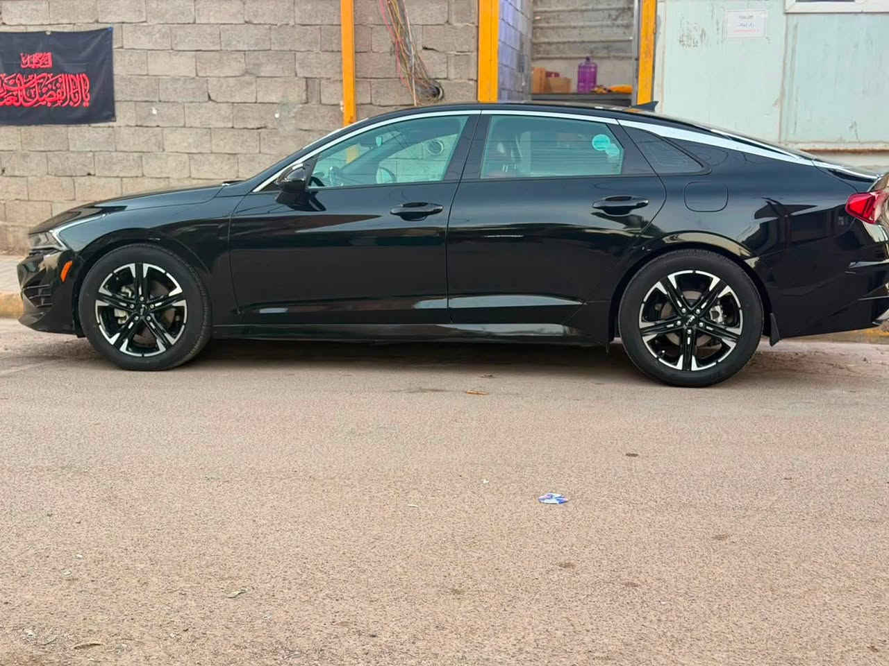 K5 2022  GT_ Line 🖤
1600 تيربو

ماشي 60 الف حقيقي 

رقم اربيل  بسمي تحويل ثاني يوم
رقم هزة كلة جديد 

بيها قطعتين صبغ بنيد وجاملغ امام جهه السايق
تبديل اصلي بدون دواخل بدون شاصي وبدون لغد كلة ابلاد 
وصور الحادث موضحة 
گير ومحرك مكفولات ع بلاد
تخم تاير جديد باتري جديد انارة محيطية تغير 64 لون 

موصفات ال جيتي لاين بعد معروف سيارة جاهزة من كلشي 
ومتعوب عليها كلشش ومصروف عليها هم هواي ⭕️

مكاني بغداد السيدية 

***********
