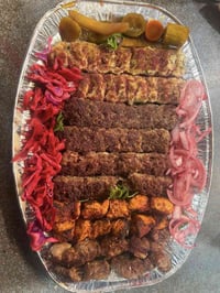 تعلن مشويات حسوني كيلو كباب لحم عراقي18الف مع مقبلات  كيلو كباب دجاج 1...