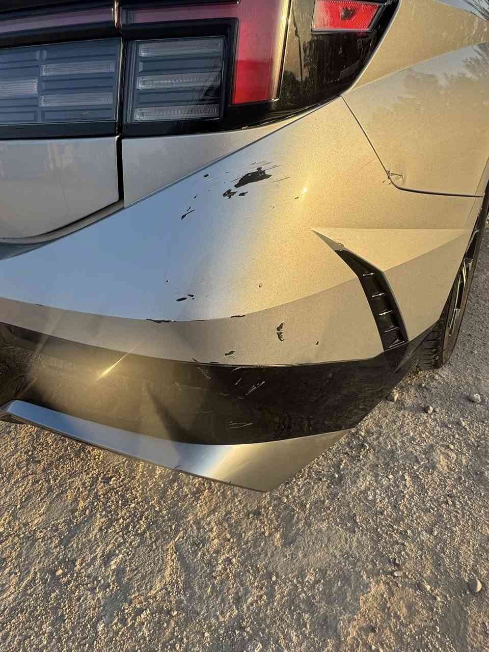 سوناتا2024 رقم بغداد
فول ماعده الفتحة
بصمة تشغيل عن بعد 
محرك 2500cc 
 بأسمي 
ماشي"75000 كيلو ماشي
لايت وبكلايت LED
رادار امامي 
لايت زنون بلاد 
توقف ذكي 
اوتو هولد 
سايد بريك بصمة 
تحديد مسار 
نظام قيادة تلقائية 
تحكمات ستيرن كاملة
كير بالستيرن
شاشة وكامرة 
نظام آبل كار بلي 
‏GPS خرائط
كشن كهرباء 
تدفئة وتبريد كشنات 
ويل كب كبير 17 انش
صور حادثهه مرفقه كفالة للسيارة حر السيارة باسمي مقفولة من عدد الدعامية الأمامية
سعره $203السيارة بالبصرة 
للاتصال:***********
