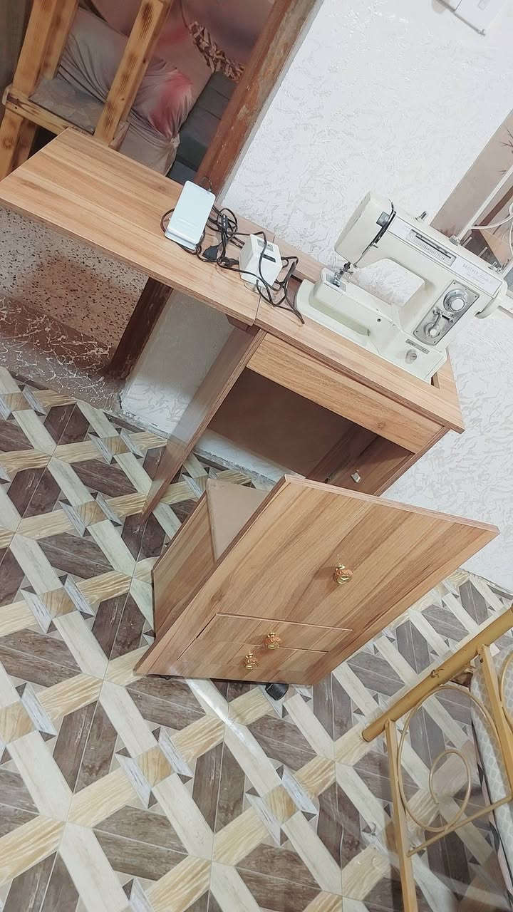 السلام عليكم 
جمعه مباركه 
مكينه خياطه 
ميز مكينه 
للبيع العنوان بغداد الحرية 
***********
